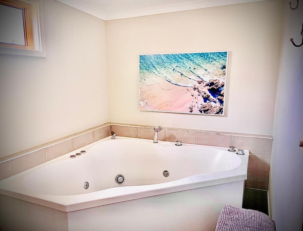 Churchill'S B&B Twin Spa Getaway Studio Swansea Bagian luar foto