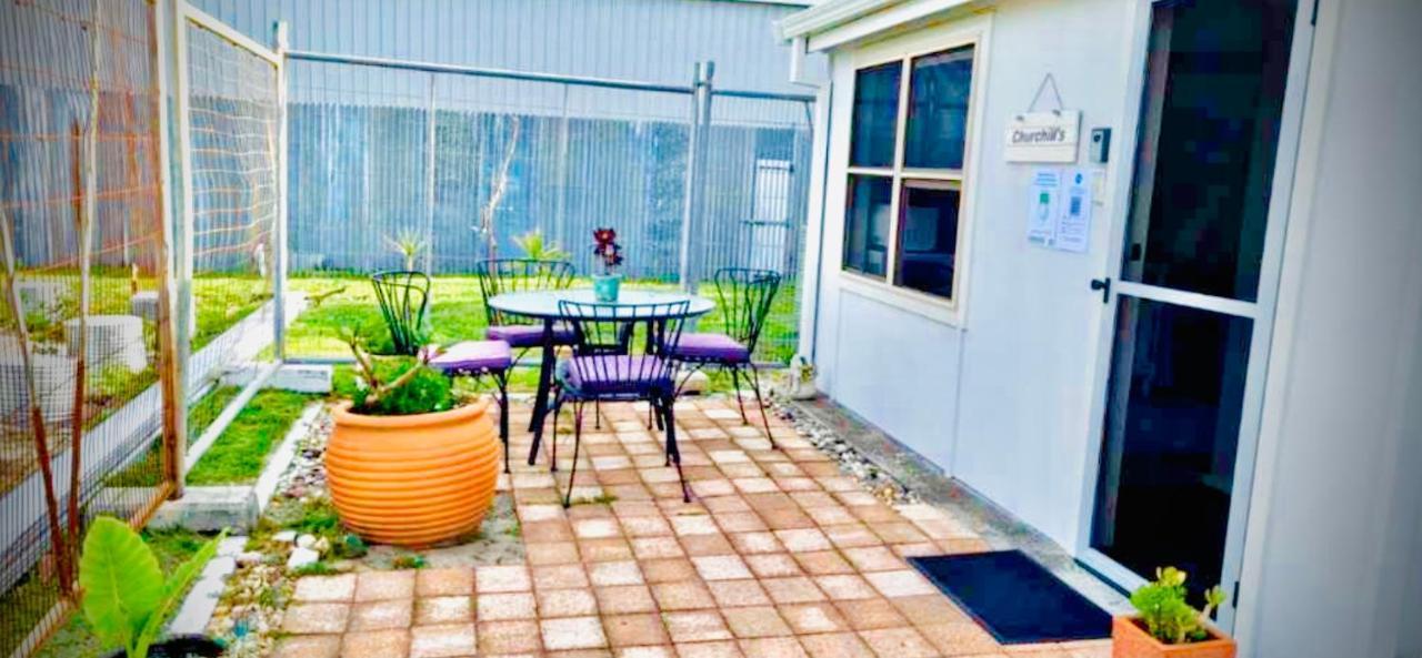 Churchill'S B&B Twin Spa Getaway Studio Swansea Bagian luar foto