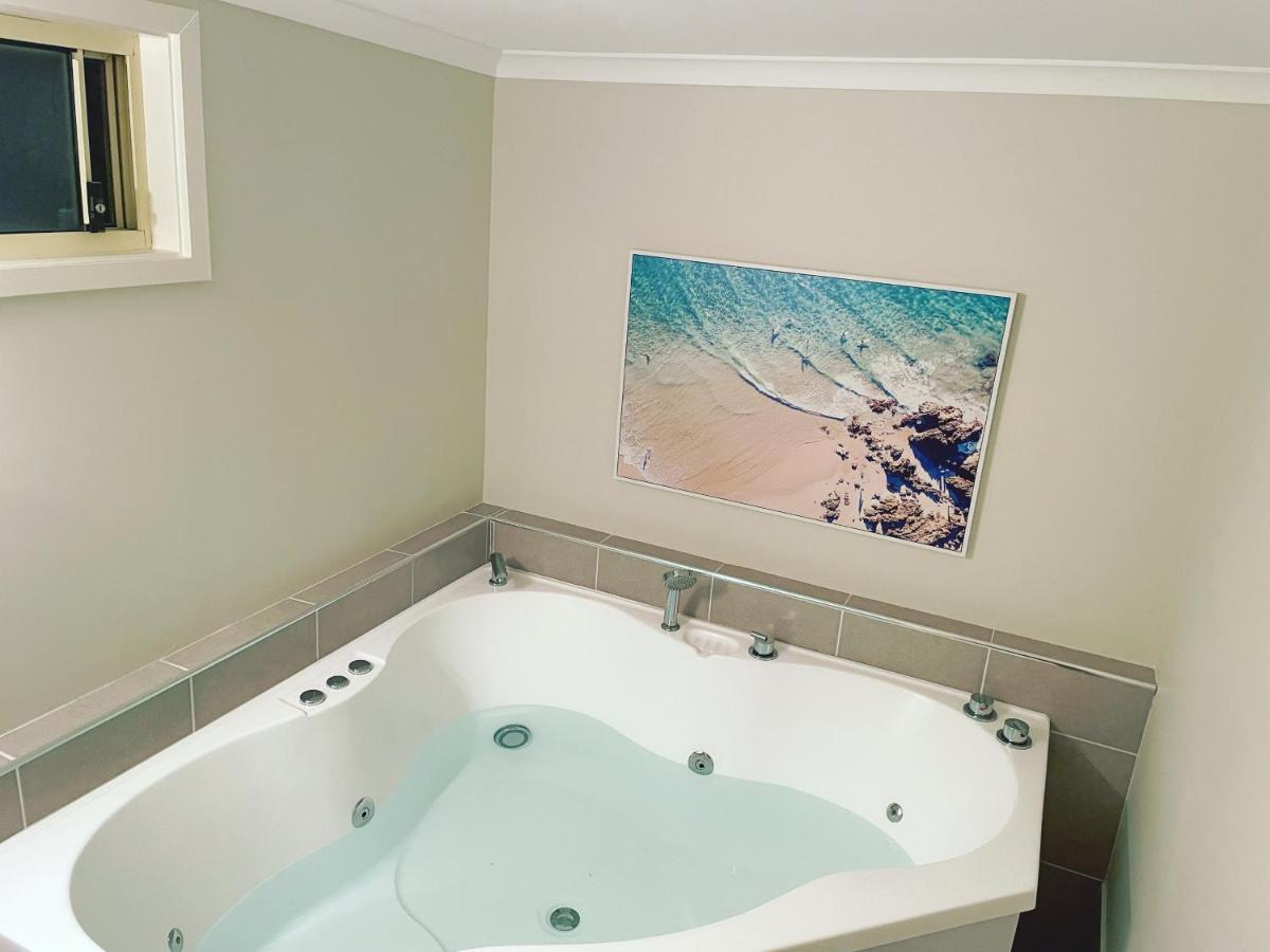 Churchill'S B&B Twin Spa Getaway Studio Swansea Bagian luar foto