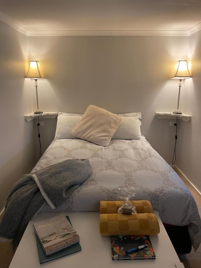 Churchill'S B&B Twin Spa Getaway Studio Swansea Bagian luar foto