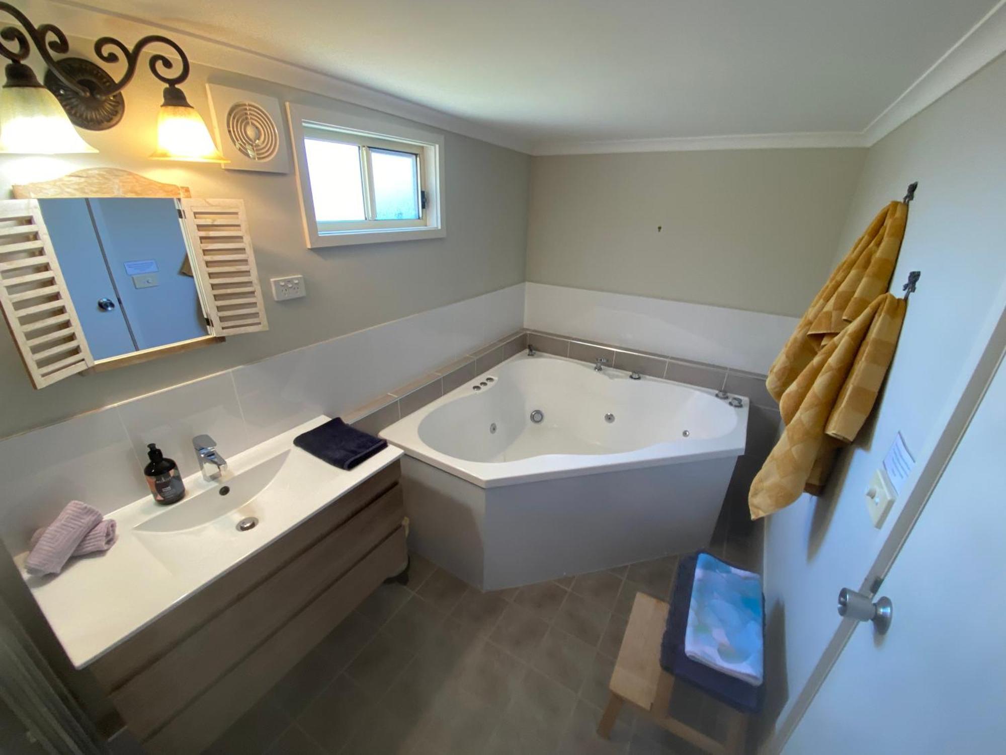 Churchill'S B&B Twin Spa Getaway Studio Swansea Bagian luar foto