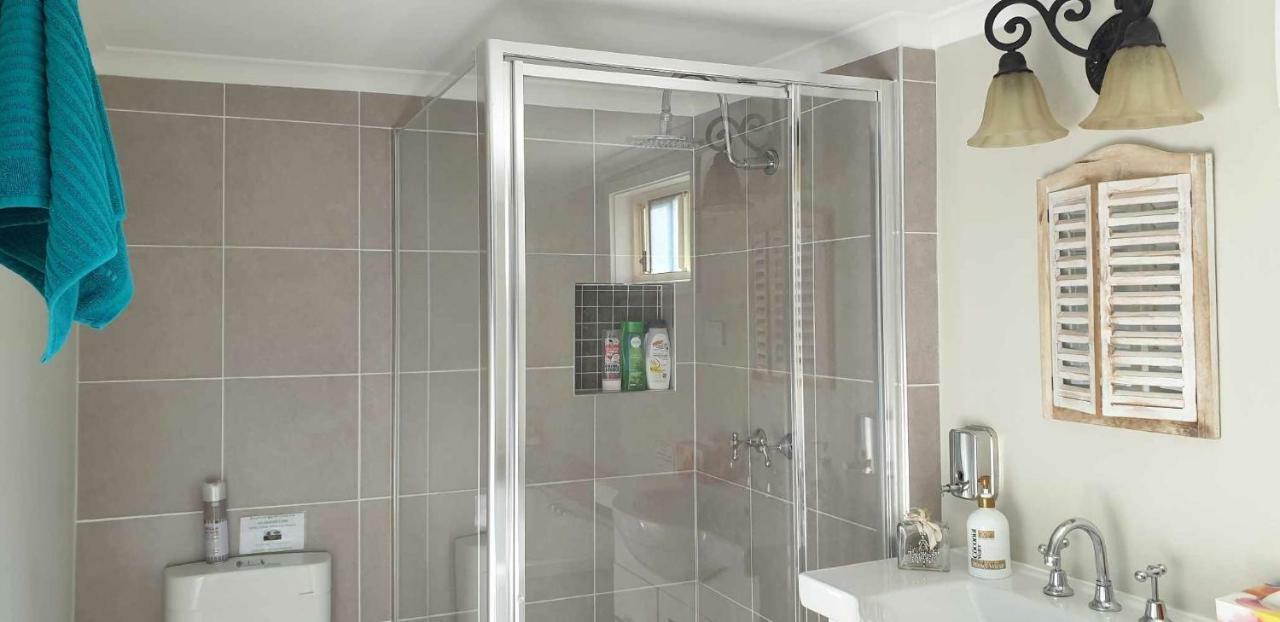Churchill'S B&B Twin Spa Getaway Studio Swansea Bagian luar foto