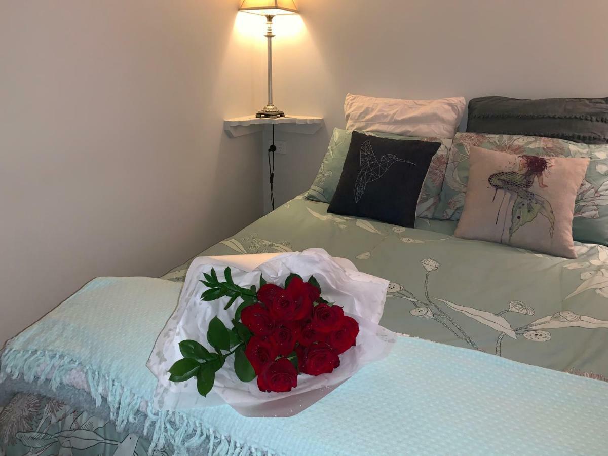 Churchill'S B&B Twin Spa Getaway Studio Swansea Bagian luar foto